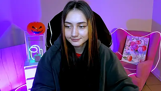 olivianorton online show from October 24, 2025, 1:21 pm