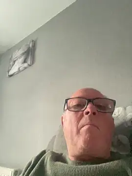 Snapshot of naughtygrandad1 chatting on September 27, 2025, 6:52 am naughtygrandad1 online show from September 27, 2025, 6:52 am