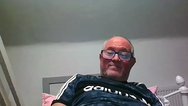 Snapshot of naughtygrandad1 chatting on November 9, 2025, 5:06 pm naughtygrandad1 online show from November 9, 2025, 5:06 pm