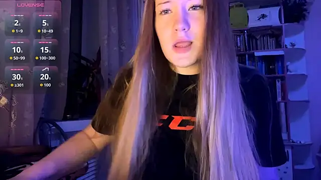 Snapshot of PandaFluff chatting on September 10, 2025, 5:23 pm PandaFluff online show from September 10, 2025, 5:23 pm