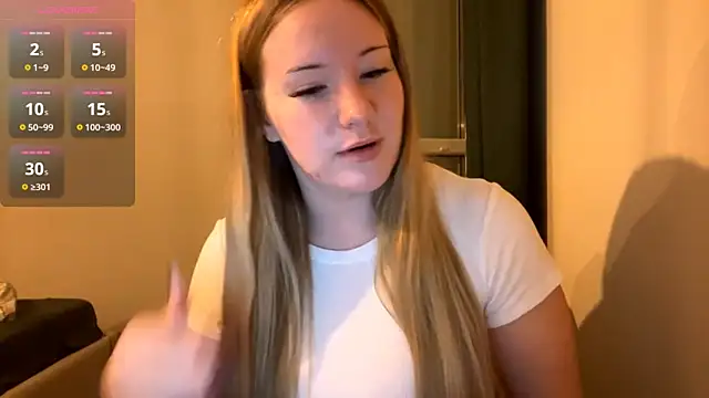 Snapshot of PandaFluff chatting on October 24, 2025, 4:17 pm PandaFluff online show from October 24, 2025, 4:17 pm