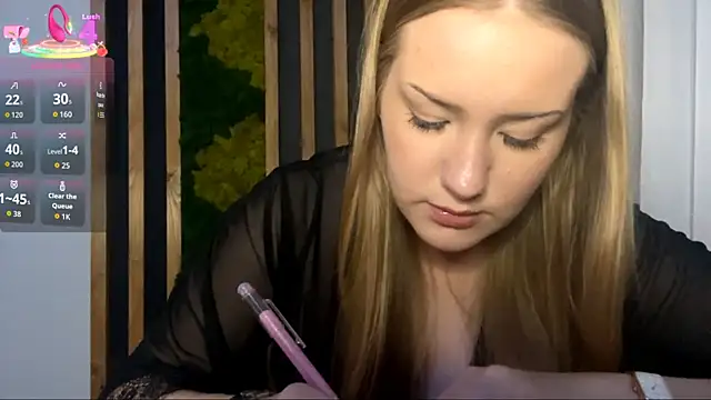 Snapshot of PandaFluff chatting on November 9, 2025, 4:44 pm PandaFluff online show from November 9, 2025, 4:44 pm