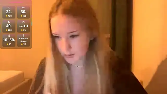 Snapshot of PandaFluff chatting on October 19, 2025, 5:26 pm PandaFluff online show from October 19, 2025, 5:26 pm