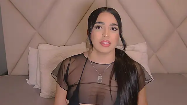 Snapshot of CharlotteeBrownn chatting on June 11, 2026, 4:20 am CharlotteeBrownn online show from June 11, 2026, 4:20 am
