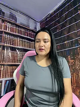 Snapshot of Rouse69_ chatting on April 6, 2026, 6:25 am Rouse69 online show from April 6, 2026, 6:25 am