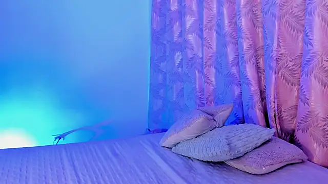 Snapshot of riley_bensongh chatting on November 5, 2025, 10:35 pm riley bensongh online show from November 5, 2025, 10:35 pm