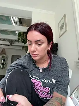 Snapshot of OliviaaFischer chatting on April 1, 2026, 1:41 pm OliviaaFischer online show from April 1, 2026, 1:41 pm