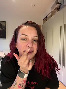 OliviaaFischer online show from April 21, 2026, 6:14 pm