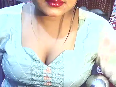 Nusrat Faria07 online show from November 23, 2025, 5:01 pm