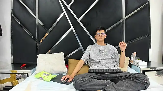 Noa Arez online show from January 16, 2026, 4:05 am