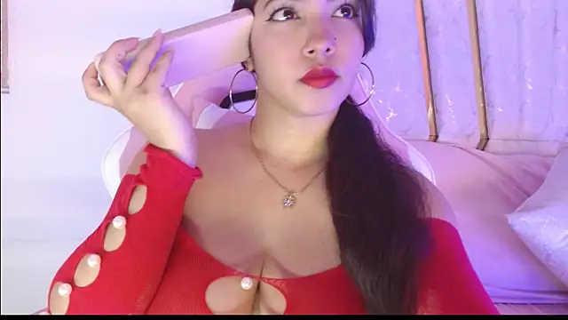 Snapshot of lori_sweett chatting on December 1, 2025, 10:10 pm lori sweett online show from December 1, 2025, 10:10 pm