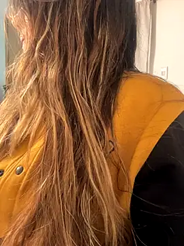 emma hot2006 online show from December 1, 2025, 11:38 pm