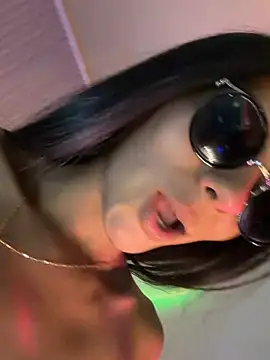 Snapshot of LilybethGray chatting on May 3, 2026, 9:07 pm LilybethGray online show from May 3, 2026, 9:07 pm