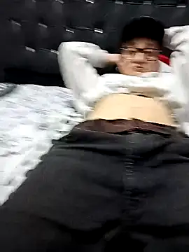 wet dreams001 online show from September 27, 2025, 7:25 am