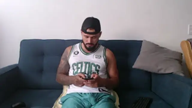 Snapshot of Eric_Evans1 chatting on November 12, 2025, 11:03 am Eric Evans1 online show from November 12, 2025, 11:03 am