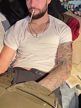 Snapshot of Mexxwell69 chatting on December 2, 2025, 9:49 pm Mexxwell69 online show from December 2, 2025, 9:49 pm