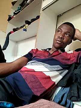 sweetdickboy2 online show from September 28, 2025, 9:27 am