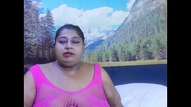 Snapshot of indianhoney694u chatting on January 17, 2026, 5:33 am indianhoney694u online show from January 17, 2026, 5:33 am