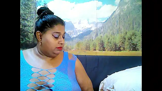 Snapshot of indianhoney694u chatting on September 19, 2025, 5:22 am indianhoney694u online show from September 19, 2025, 5:22 am