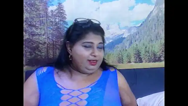 Snapshot of indianhoney694u chatting on January 15, 2026, 5:11 am indianhoney694u online show from January 15, 2026, 5:11 am