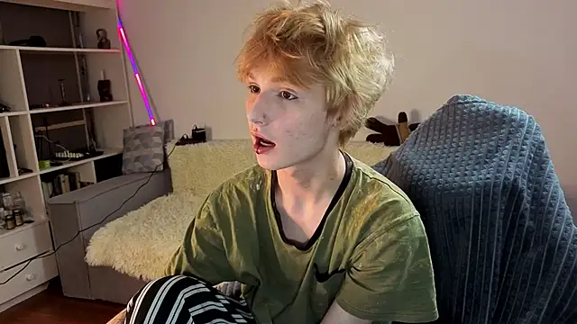 Your avatar online show from September 12, 2025, 6:51 pm