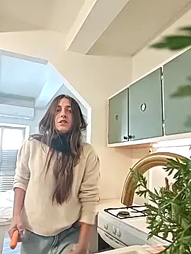 DaisyDea online show from November 5, 2025, 10:40 am