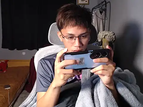 Snapshot of naughtyboyloy_0 chatting on February 18, 2026, 5:42 pm naughtyboyloy 0 online show from February 18, 2026, 5:42 pm