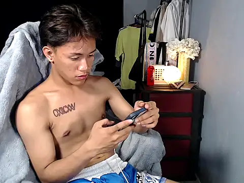 Snapshot of naughtyboyloy_0 chatting on January 6, 2026, 5:50 pm naughtyboyloy 0 online show from January 6, 2026, 5:50 pm