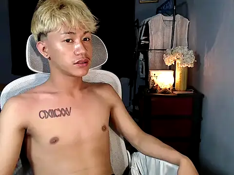 Snapshot of naughtyboyloy_0 chatting on December 17, 2025, 7:52 pm naughtyboyloy 0 online show from December 17, 2025, 7:52 pm