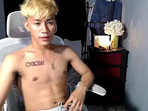 naughtyboyloy 0 online show from December 15, 2025, 2:34 pm