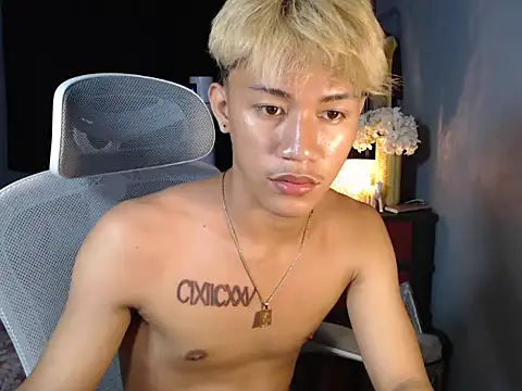 Snapshot of naughtyboyloy_0 chatting on December 18, 2025, 6:12 pm naughtyboyloy 0 online show from December 18, 2025, 6:12 pm