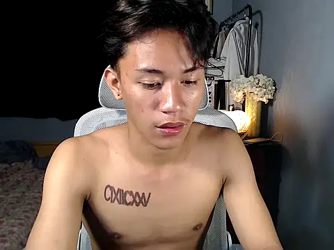 Snapshot of naughtyboyloy_0 chatting on January 7, 2026, 6:02 pm naughtyboyloy 0 online show from January 7, 2026, 6:02 pm