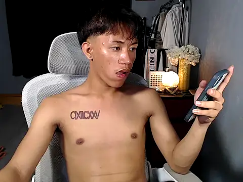 Snapshot of naughtyboyloy_0 chatting on January 8, 2026, 4:24 pm naughtyboyloy 0 online show from January 8, 2026, 4:24 pm