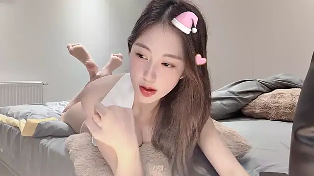 Snapshot of Aquarius-002 chatting on October 24, 2025, 1:43 pm Aquarius-002 online show from October 24, 2025, 1:43 pm