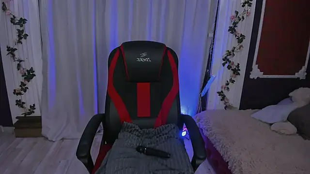 Snapshot of -Seava chatting on November 14, 2025, 6:22 pm -Seava online show from November 14, 2025, 6:22 pm