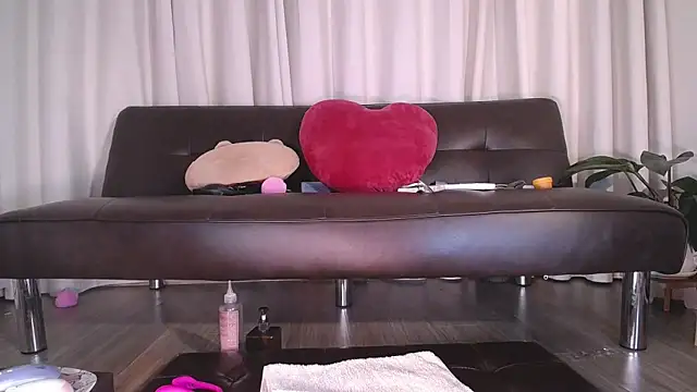 Snapshot of Liz_Hu chatting on September 19, 2025, 10:41 am Liz Hu online show from September 19, 2025, 10:41 am