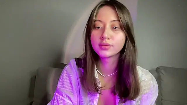 Snapshot of StellarAlice chatting on October 28, 2025, 5:34 pm StellarAlice online show from October 28, 2025, 5:34 pm