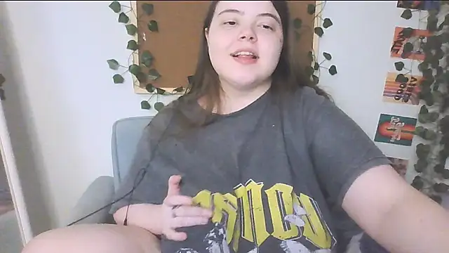 brattyprincessemma online show from October 10, 2025, 6:09 pm