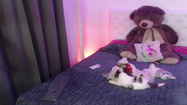 kylie444  online show from December 17, 2025, 8:36 pm