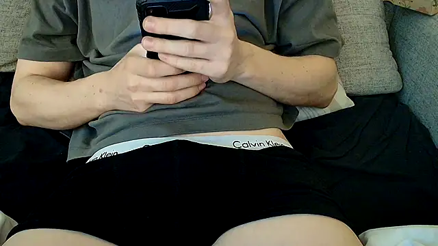 Breezydicksn online show from April 22, 2026, 9:21 pm