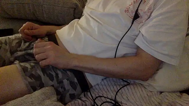 Breezydicksn online show from November 13, 2025, 9:30 pm