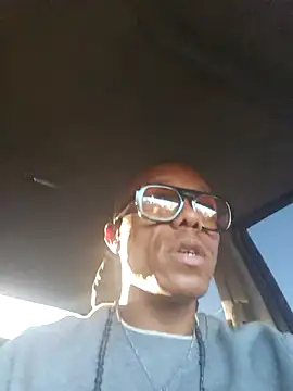 Snapshot of mannystrong6933 chatting on October 17, 2025, 12:14 am mannystrong6933 online show from October 17, 2025, 12:14 am