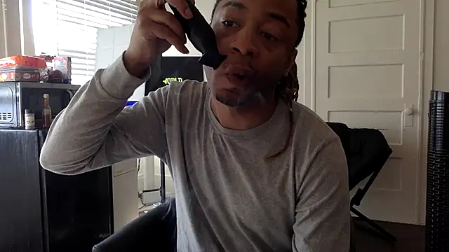 Snapshot of Diodre_Benyoon chatting on March 5, 2026, 6:37 pm Diodre Benyoon online show from March 5, 2026, 6:37 pm