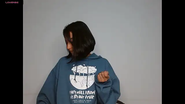 Gia Lee online show from January 18, 2026, 3:10 am