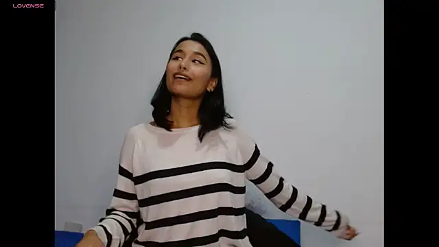 Snapshot of Gia_Lee chatting on November 18, 2025, 3:10 am Gia Lee online show from November 18, 2025, 3:10 am