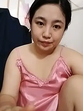 Snapshot of Minn-cute chatting on May 17, 2026, 2:44 am Minn-cute online show from May 17, 2026, 2:44 am