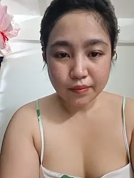 Snapshot of Minn-cute chatting on April 18, 2026, 5:10 am Minn-cute online show from April 18, 2026, 5:10 am