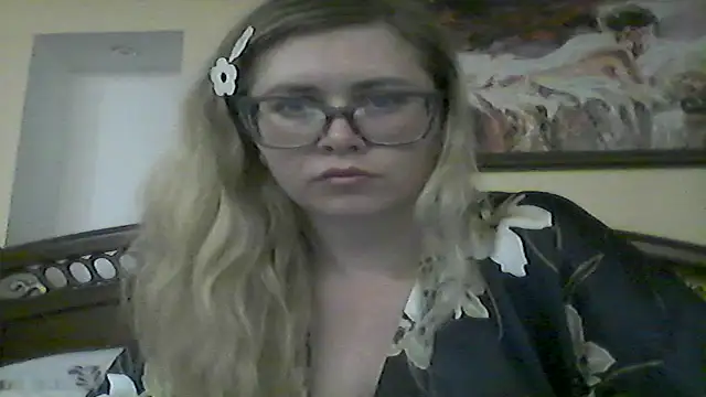 Crystal00Girl online show from November 6, 2025, 1:20 am