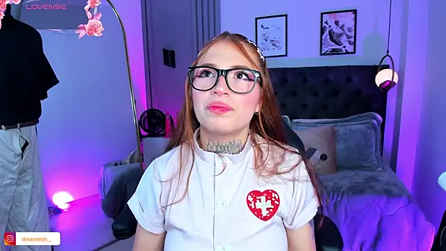 dreamleah  online show from December 19, 2025, 6:27 am