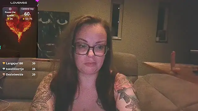 Miss Lucifer6 online show from October 22, 2025, 8:52 pm